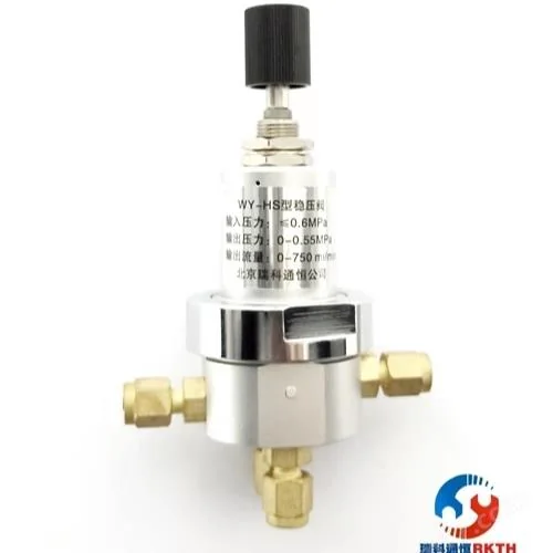 Three-way regulator with one horizontal and two vertical outlets